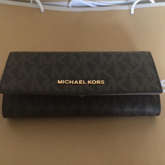 Michael Kors Kimberly Bag and Wallet Set - Picture 3 of 4
